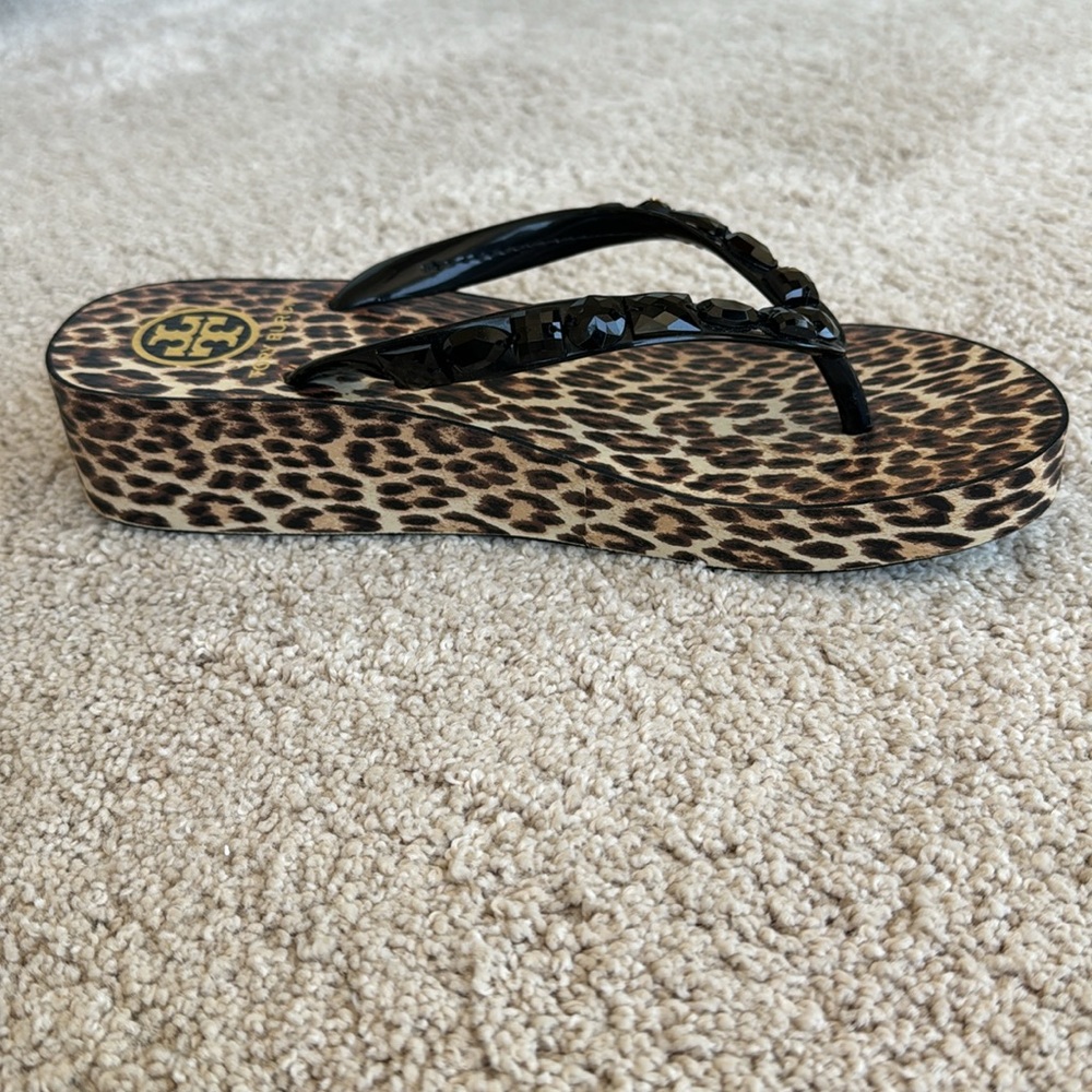 Tory Burch rubber leopard wedge sandals with black “jewel” stones. - Picture 6 of 9